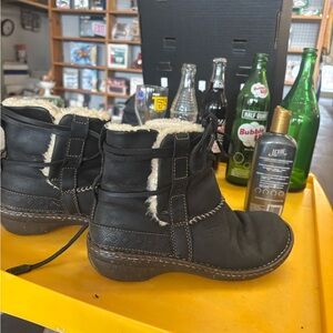 Ugg size 7 real sheepskin lined boots